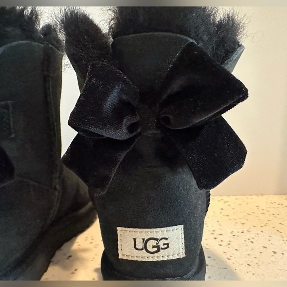 UGG Mini Bailey Velvet Bow II Boot - Picture 6 of 11